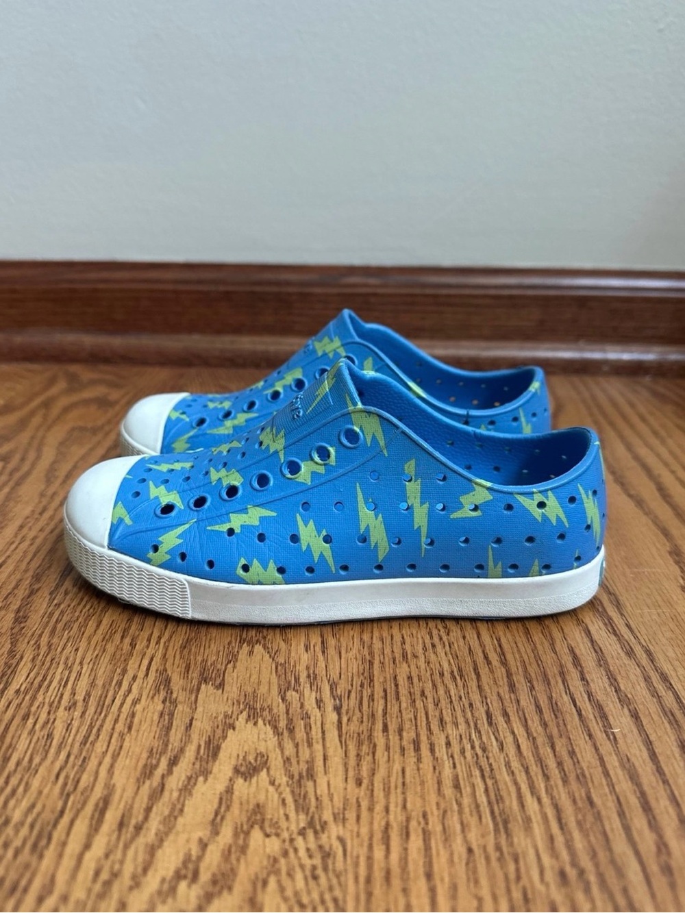 Native Shoes Boys Size C12 Blue Lightning Bolts
